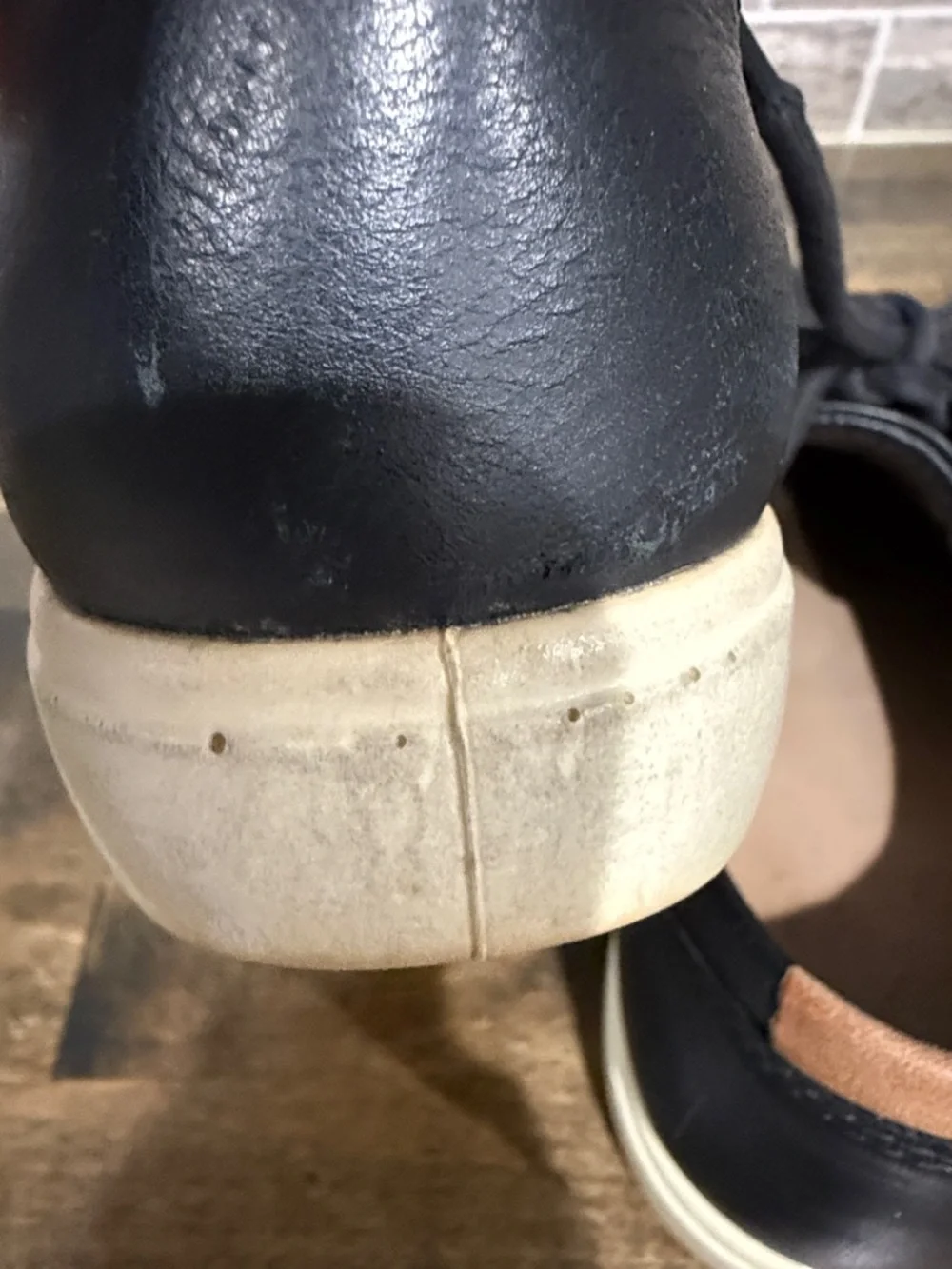 Ecco pre owned